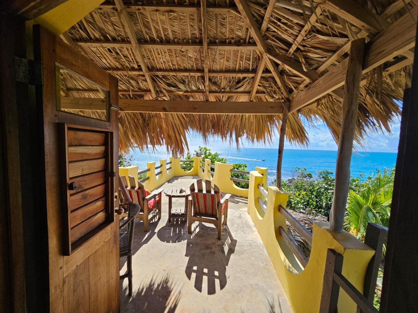 Kudehya Guesthouse Treasure Beach Exterior photo