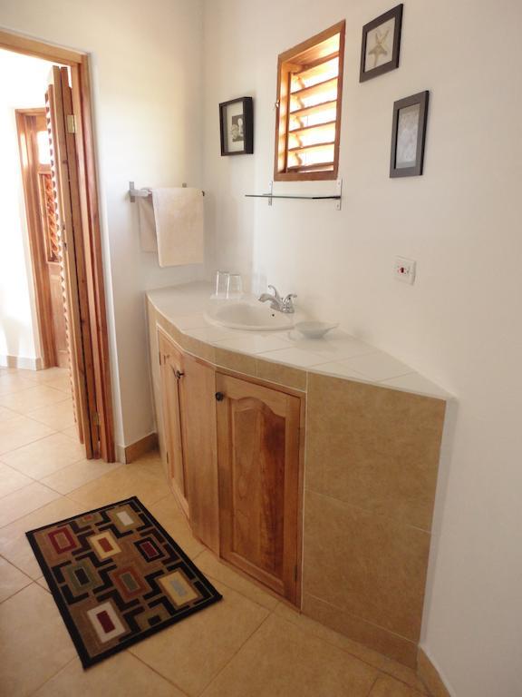 Kudehya Guesthouse Treasure Beach Room photo