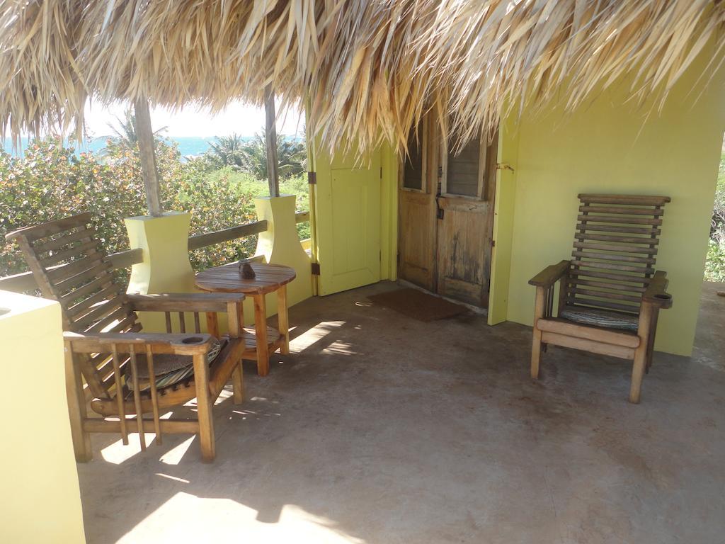 Kudehya Guesthouse Treasure Beach Room photo