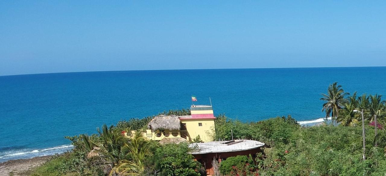 Kudehya Guesthouse Treasure Beach Exterior photo